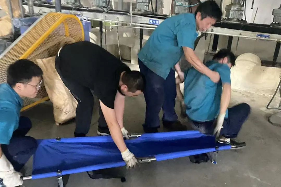 Changshu Polyester, yüksək temperaturun səbəb olduğu istilik zərbəsi üçün təcili xilasetmə qazma işlərini aparır